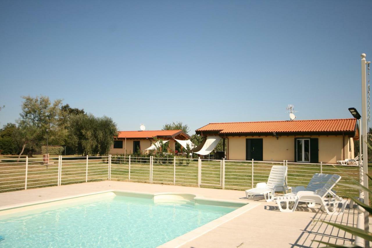 Due Casette Con Piscina Castagneto Carducci Exterior foto